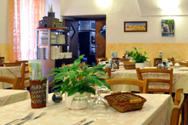 panoramica-ristorante-sotto-due-icon